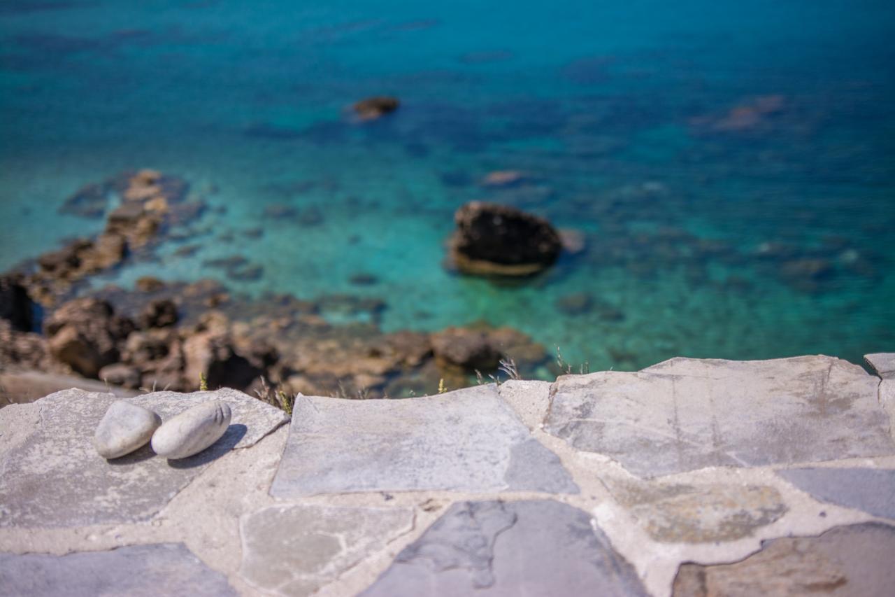 Iliada Suites Naxos City Room photo